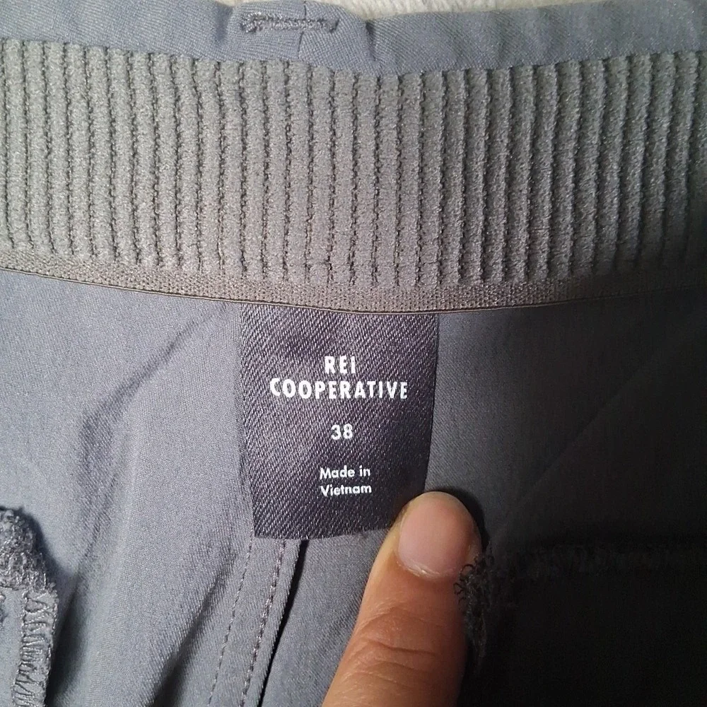 REI mens co